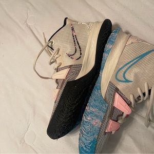 Kyrie Irving men’s shoe good condition